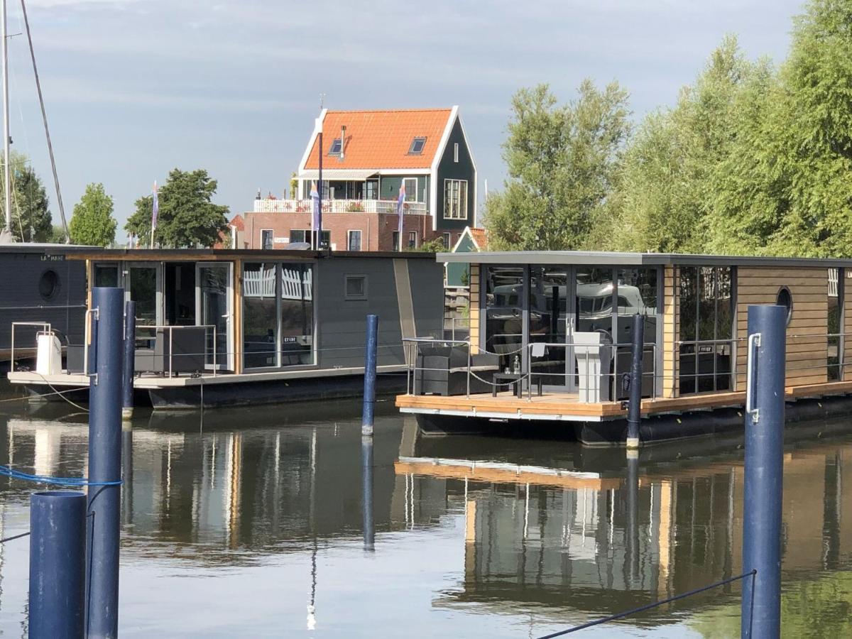 Comfortable Houseboat In Volendam Marina Экстерьер фото